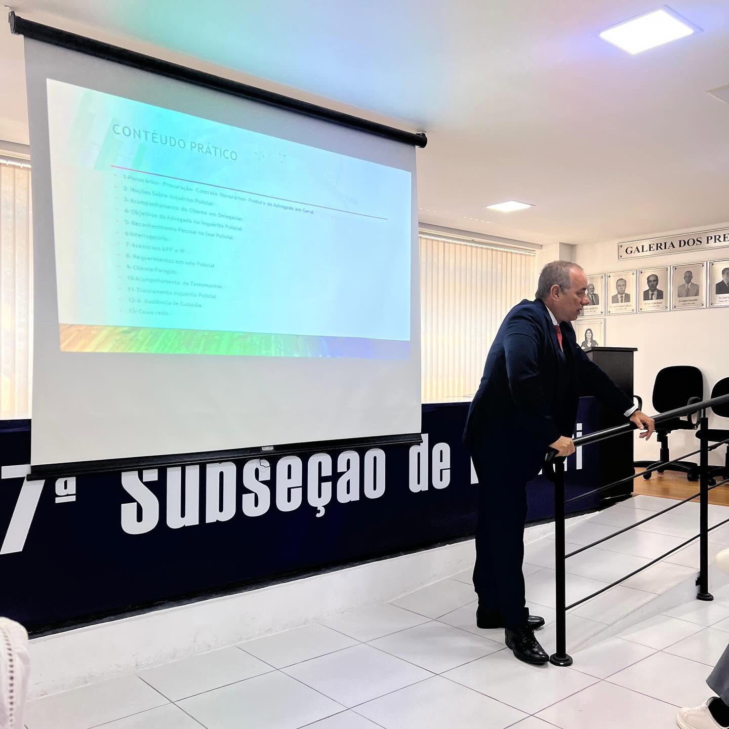 Iniciação no Tribunal do Júri Etórica, Persuasão e Procedimento em Plenário