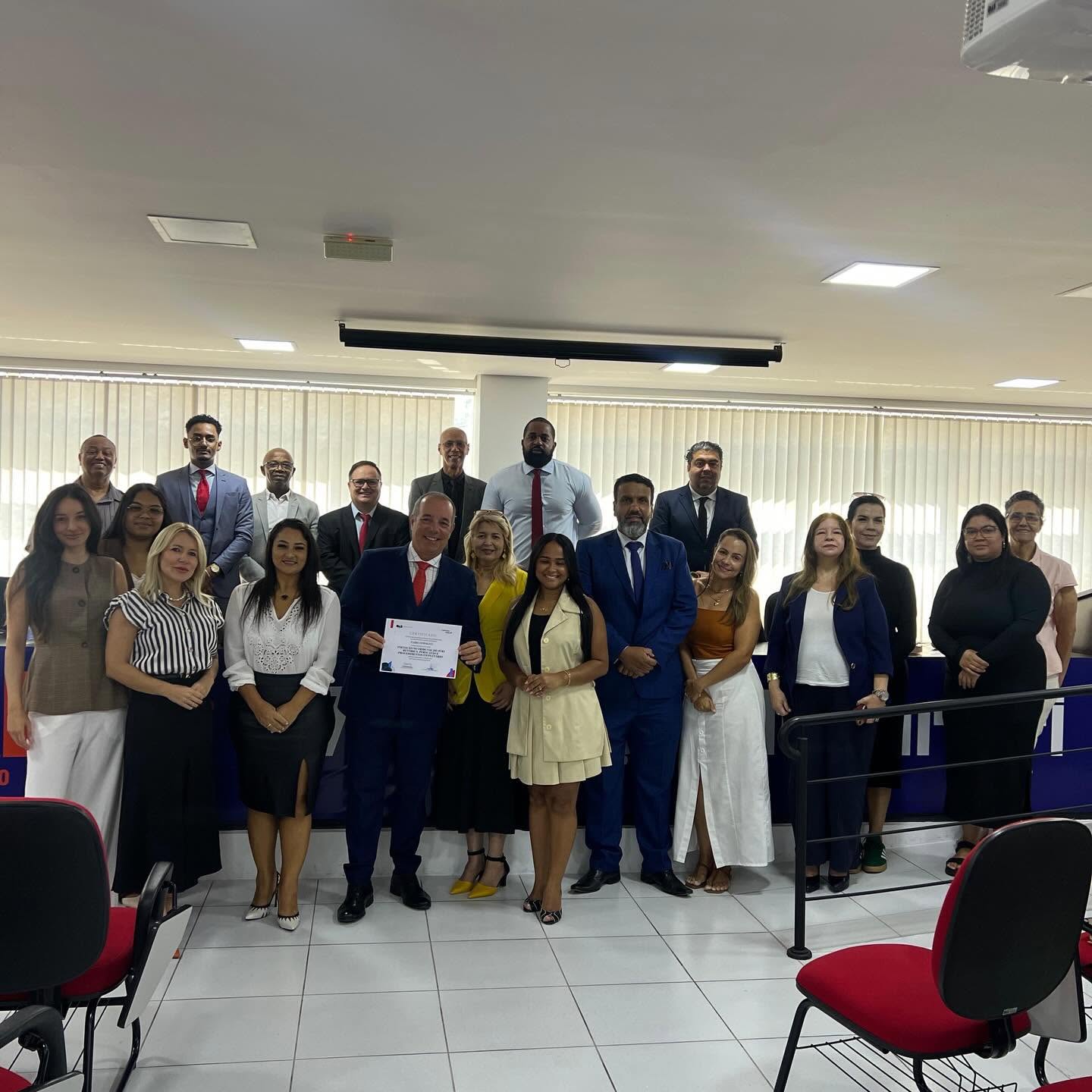 Iniciação no Tribunal do Júri Etórica, Persuasão e Procedimento em Plenário